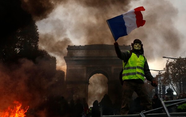 Τα Κίτρινα Γιλέκα επιστρέφουν σήμερα - Μαζικές διαδηλώσεις στο Παρίσι και όλη τη Γαλλία