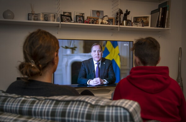 Κορωνοϊός: Χωρίς αυστηρά μέτρα η Σουηδία ενώ τα κρούσματα αυξάνονται - Ανοιχτά σχολεία και καφέ