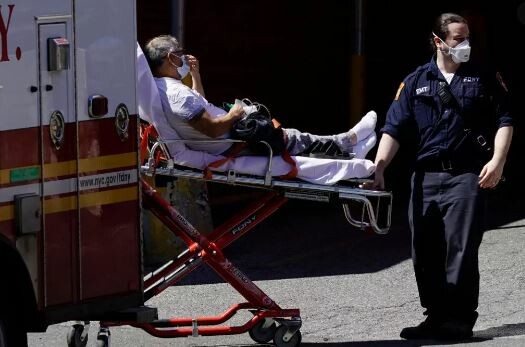 Κορωνοϊός στις ΗΠΑ:Ξανά ανοδική τροχιά σε θανάτους με 2.333 νεκρούς σε 24 ώρες