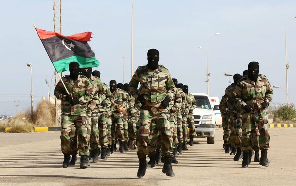 Η Τουρκία απειλεί να πλήξει τις δυνάμεις του Χάφταρ στη Λιβύη - Τέσσερις άμαχοι σκοτώθηκαν