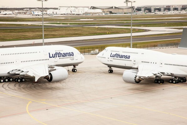 Χιλιάδες επιβάτες επηρεάζονται από τις 1300 πτήσεις που ακυρώνονται λόγω απεργίας της Lufthansa