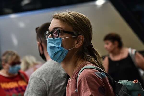 Κύπρος: Υποχρεωτική η μάσκα σε κλειστούς χώρους- Πρόστιμο 300 ευρώ στους παραβάτες