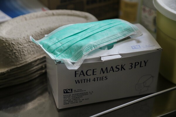Κατασχέθηκαν 70.000 χειρουργικές μάσκες - Δεν είχαν δηλωθεί ηλεκτρονικά