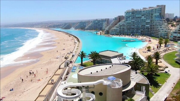Η μεγαλύτερη πισίνα στον κόσμο βρίσκεται στη Χιλή και είναι 77.000 τ.μ.