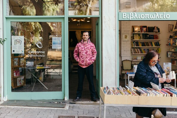 Ο νέος βιβλιοπώλης της Φωκίωνος Νέγρη είναι Γάλλος
