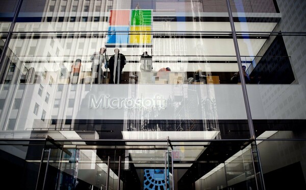 Η Microsoft θα αντικαταστήσει δημοσιογράφους με ρομπότ