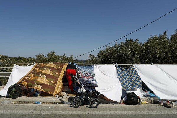 Γιατροί του Κόσμου: Επείγουσα έκκληση για βοήθεια στους χιλιάδες άστεγους της Μόριας