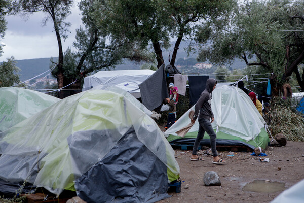 Η ιστορία μιας γυναίκας που έζησε τη βία στο Καμερούν και φοβάται ξανά στη Μόρια