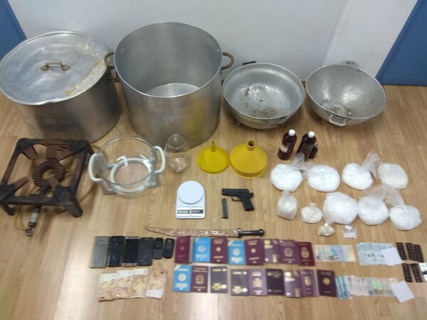 Εντοπίστηκε εργαστήριο του ναρκωτικού «σίσα» στο κέντρο της Αθήνας - Τρεις συλλήψεις