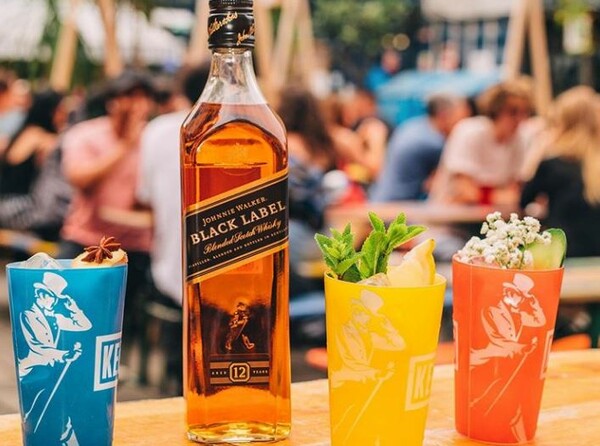 Τέλος τα γυάλινα μπουκάλια του Johnnie Walker - Η συσκευασία γίνεται χάρτινη