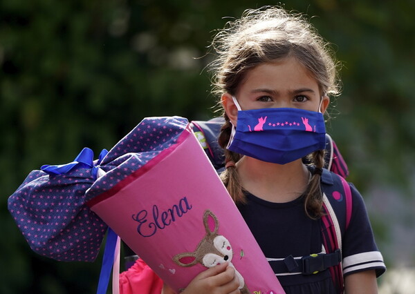 Σχολεία: Υφασμάτινες οι μάσκες που θα δοθούν σε μαθητές και εκπαιδευτικούς - 6,2 εκατ. ευρώ
