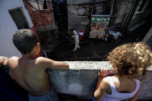 «Η άρνηση της πανδημίας μας έφερε εδώ»: Επικεφαλής της ActionAid περιγράφει τη Βραζιλία εν μέσω κορωνοϊού