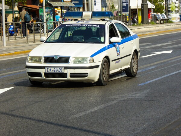 Αστυνομικοί πουλούσαν πλαστά διαβατήρια & ταυτότητες -Ζητούσαν έως και 40.000€