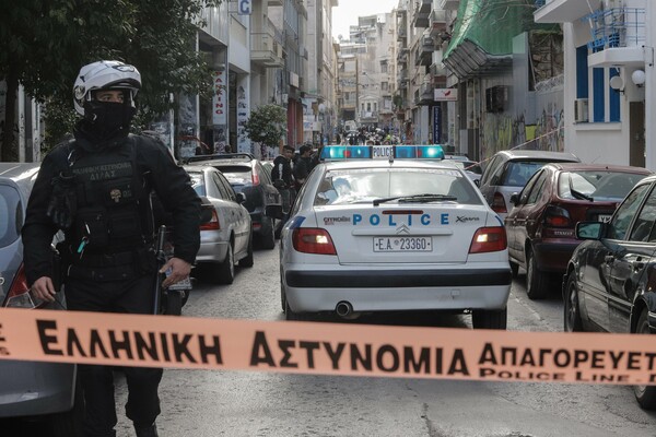 Αιματηρή συμπλοκή στην Ομόνοια: Ένας νεκρός και ένας σοβαρά τραυματίας