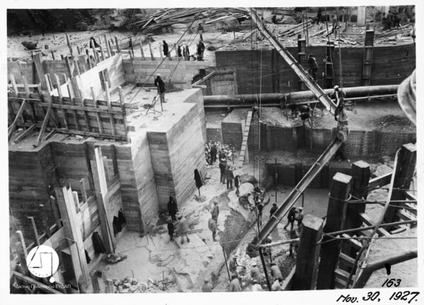 Μία έκθεση με μοναδικές αδημοσίευτες φωτογραφίες από την κατασκευή του Φράγματος του Μαραθώνα