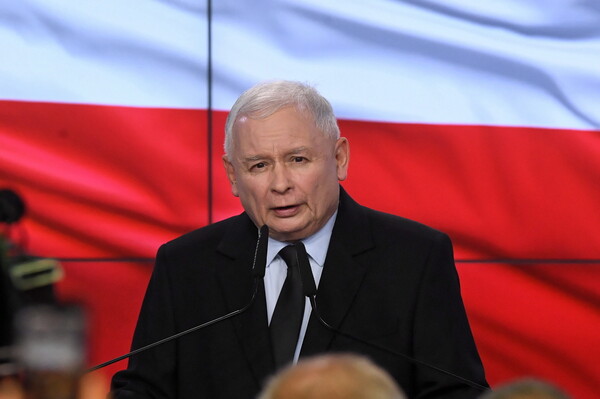 Εκλογές στην Πολωνία: Απόλυτη πλειοψηφία για το υπερσυντηρητικό κόμμα του Κατσίνσκι