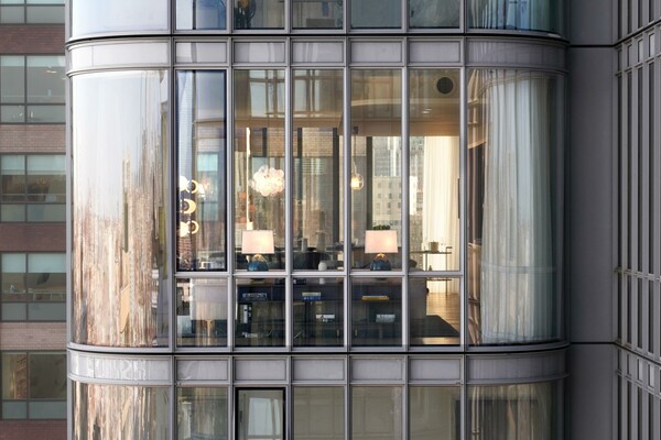 Μέσα στο ψηλότερο κτίριο κατοικιών του SoHo - Οι επιβλητικοί γυάλινοι πύργοι του Ρέντσο Πιάνο