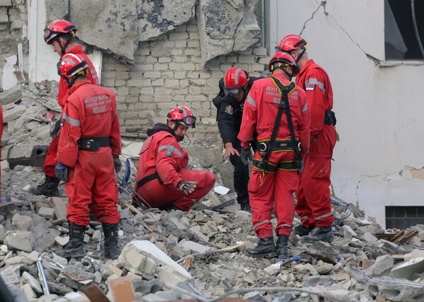 Σεισμός στην Αλβανία: Στους 31 ανέρχονται οι νεκροί - Συγκλονίζουν οι ιστορίες των θυμάτων