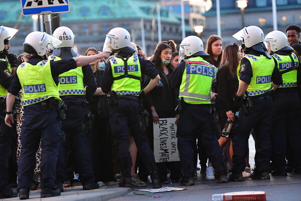 Σουηδία: «Διαδηλώστε online για τον Τζορτζ Φλόιντ, κίνδυνος νέων θανάτων»