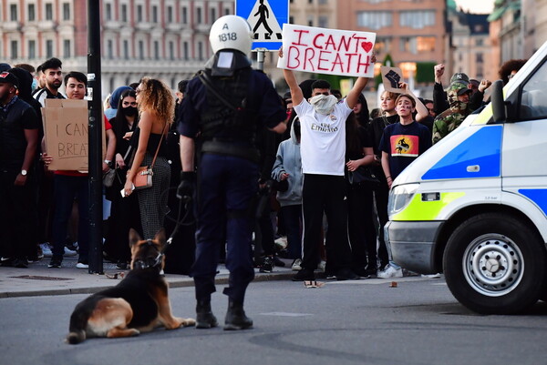 Σουηδία: «Διαδηλώστε online για τον Τζορτζ Φλόιντ, κίνδυνος νέων θανάτων»