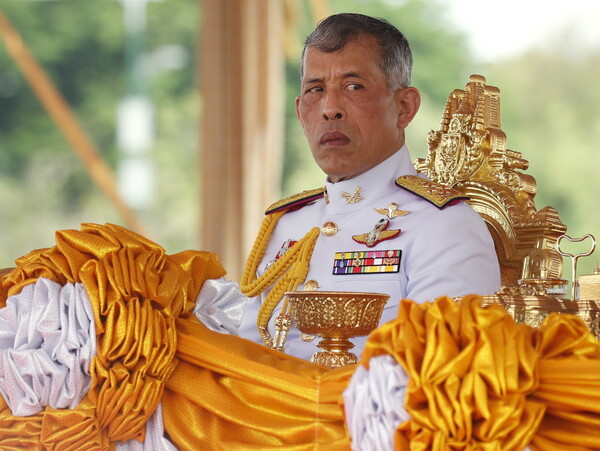 Η καραντίνα του βασιλιά της Ταϊλάνδης - Σε πεντάστερο ξενοδοχείο στη Βαυαρία μαζί με 20 γυναίκες