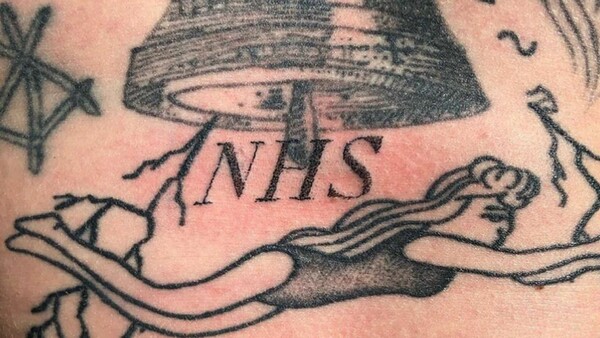 Ο Βρετανός που κάνει ένα τατουάζ για κάθε ημέρα καραντίνας: Τουλάχιστον 40 νέα μέχρι σήμερα