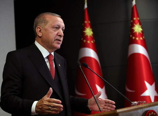 Reuters: Η Τουρκία αναζητά επειγόντως χρηματοδότηση -Εξαιτίας της «βουτιάς» της λίρας