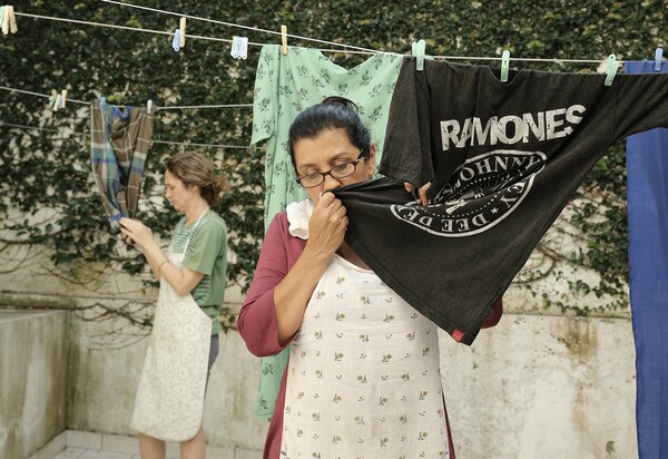 Βραζιλία: με τα περιοριστικά μέτρα, η αστική τάξη ανακαλύπτει τις δουλειές στο σπίτι