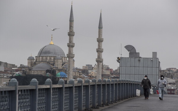 Κορωνοϊός: Τους 100 ξεπέρασαν οι νεκροί στην Τουρκία - Πάνω από 7.400 τα κρούσματα