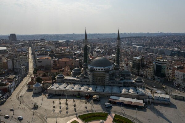 To ολικό lockdown στην Κωνσταντινούπολη - Εντυπωσιακές φωτογραφίες από την άδεια μεγαλύτερη πόλη της Τουρκίας