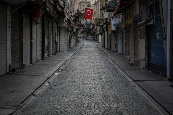 To ολικό lockdown στην Κωνσταντινούπολη - Εντυπωσιακές φωτογραφίες από την άδεια μεγαλύτερη πόλη της Τουρκίας