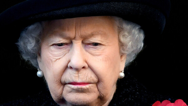Βασίλισσα Ελισάβετ: Το απόλυτο βρετανικό σύμβολο και τύποις αρχηγός του κράτους δεν προσπάθησε καν να αποτρέψει το Brexit
