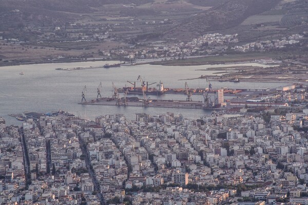 Reuters: Η Ελλάδα σχεδιάζει πώληση του πλειοψηφικού πακέτου μετοχών 4 λιμανιών
