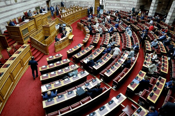 Βουλή: «Όχι» σε άρση ασυλίας του Τσίπρα και 53 βουλευτών του ΣΥΡΙΖΑ για τη Συμφωνία των Πρεσπών