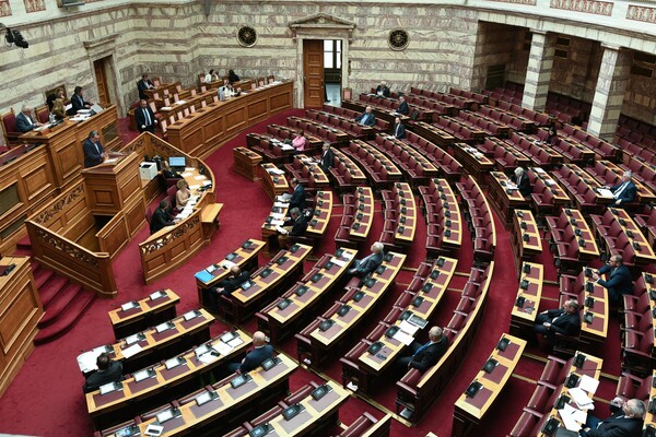 Βουλή: Υπερψηφίστηκε το περιβαλλοντικό νομοσχέδιο- Αποχώρησε ο ΣΥΡΙΖΑ από τη διαδικασία