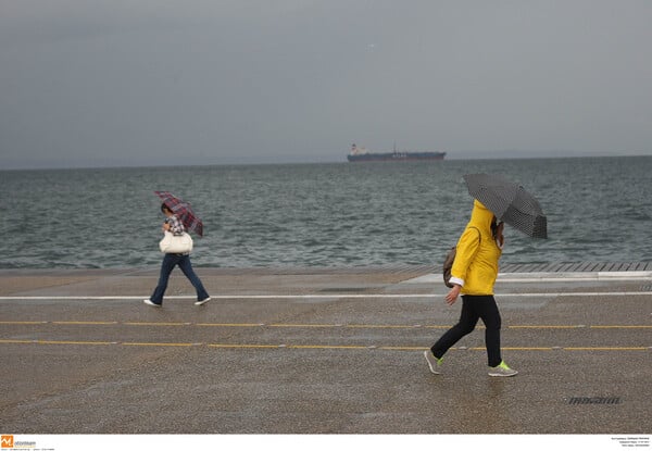 Καιρός: Βροχές και πτώση της θερμοκρασίας σήμερα