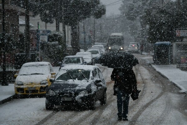 Στα λευκά όλη η Ελλάδα: Χιόνια και στην Αττική - Μέχρι τους -14 έφτασε η θερμοκρασία