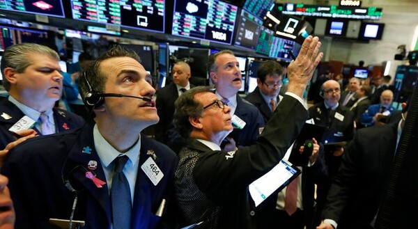 Ο κοροναϊός «βυθίζει» τα χρηματιστήρια και τις διεθνείς αγορές