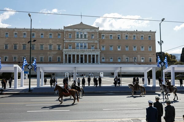 1821-2021: Η μεγάλη στρατιωτική παρέλαση στο Σύνταγμα για την 25η Μαρτίου