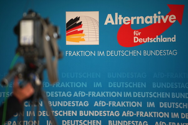 Σάλος στη Γερμανία: Θανάτωση προσφύγων με αέριο προτείνει στέλεχος του AfD