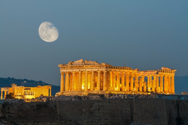 Κάθε φορά που αλλάζει η Ακρόπολη