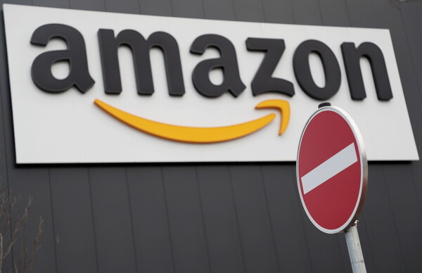 Ευρωβουλευτές ρωτούν τον Μπέζος με επιστολή αν η Amazon κατασκοπεύει πολιτικούς