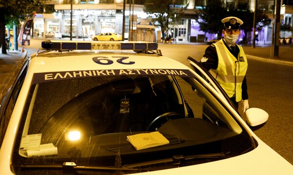 Θεσσαλονίκη: «Έκοψαν πρόστιμα σε μουσικό του δρόμου λόγω lockdown»