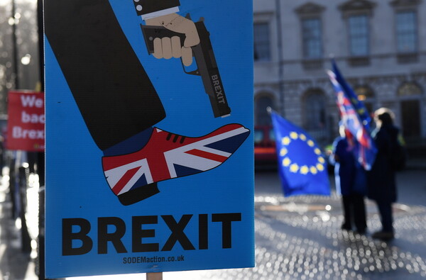 Brexit: Τι προβλέπει η συμφωνία που κατέληξαν Λονδίνο και Βρυξέλλες