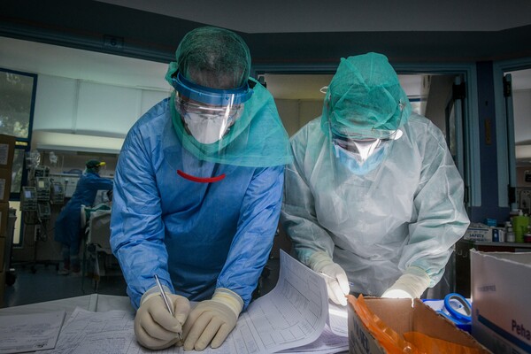 Κορωνοϊός: Σε ποια περίπτωση θα σταματήσουν τα τακτικά χειρουργεία - Το όριο στις ΜΕΘ