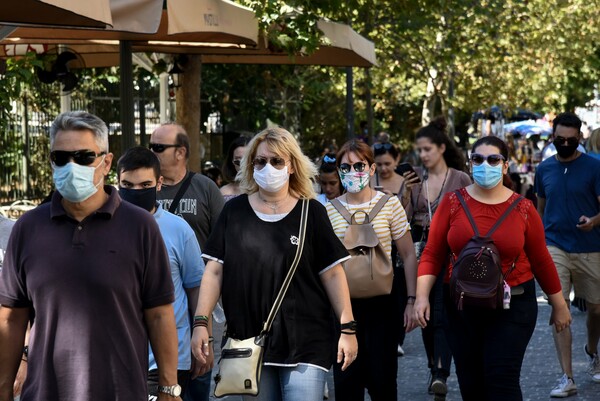 Δημοσκόπηση Marc: To 67,2% υπέρ της μάσκας παντού - Τι πιστεύουν οι πολίτες για ΧΑ και ελληνοτουρκικά