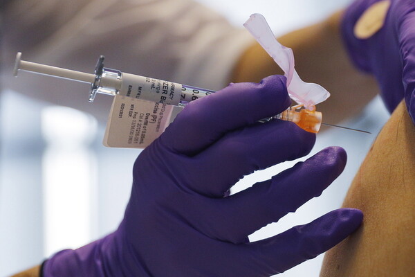Δημοσκόπηση Pulse: 3 στους 10 αρνητικοί σε εμβολιασμό - Το 10% αδιαφορεί για την πανδημία