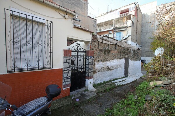 Δολοφονία 86χρονου στη Θεσσαλονίκη: «Έγινε σκληρή πάλη και ο πατέρας μου αντιστάθηκε»