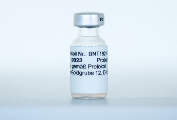Εμβόλιο Pfizer - Βρετανία: «Δεν έγιναν εκπτώσεις» - Γερμανία: Εγκρίνατε ένα ευρωπαϊκό εμβόλιο