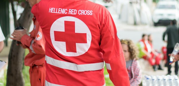 «Δεν ξέρουμε τίποτα», λέει ο Ελληνικός Ερυθρός Σταυρός ενώ ο Μπασκόζος δηλώνει πως ξεκινά επισήμως η αποπομπή του